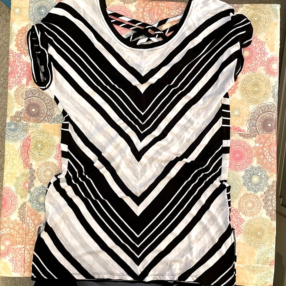 Cable & Gauge Petite Striped, Strappy Back Shortsleeved Top